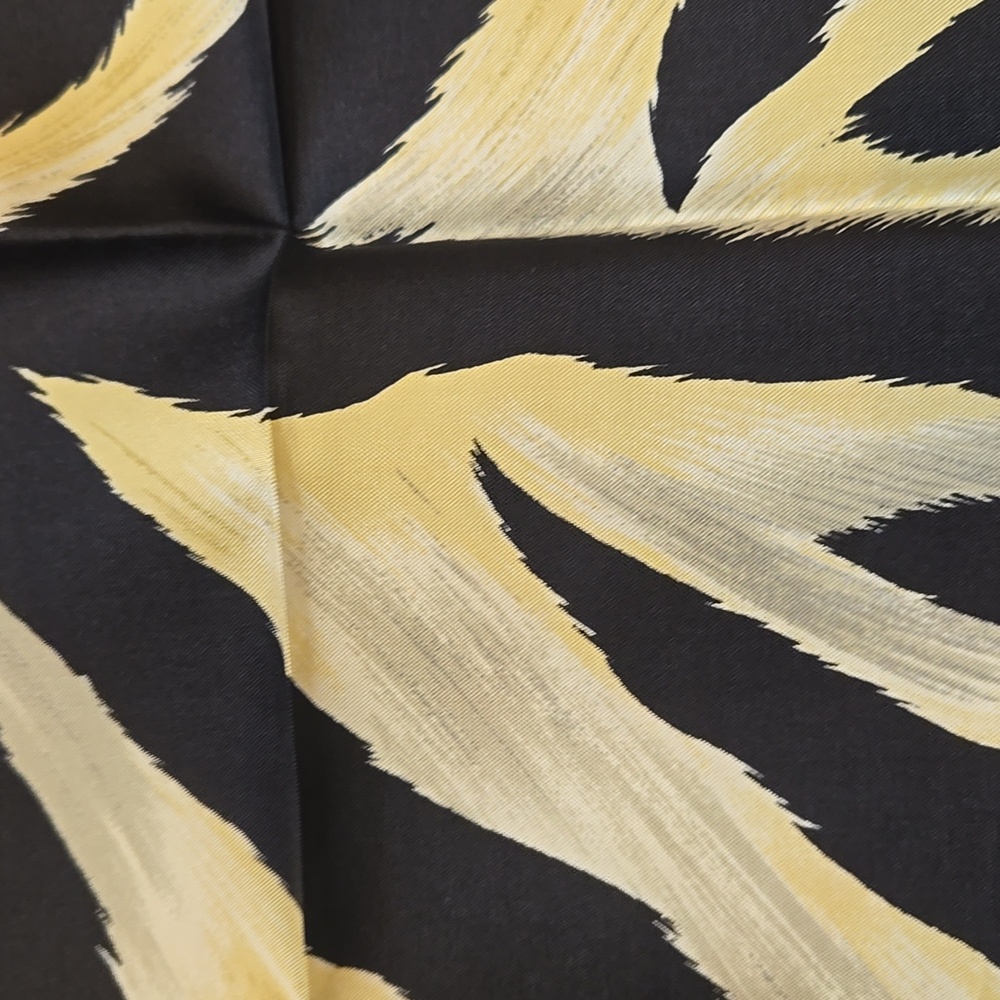 JimThompson 100% Silk Square Elephant Safari/Zebra Print Scarf - Picture 4 of 7